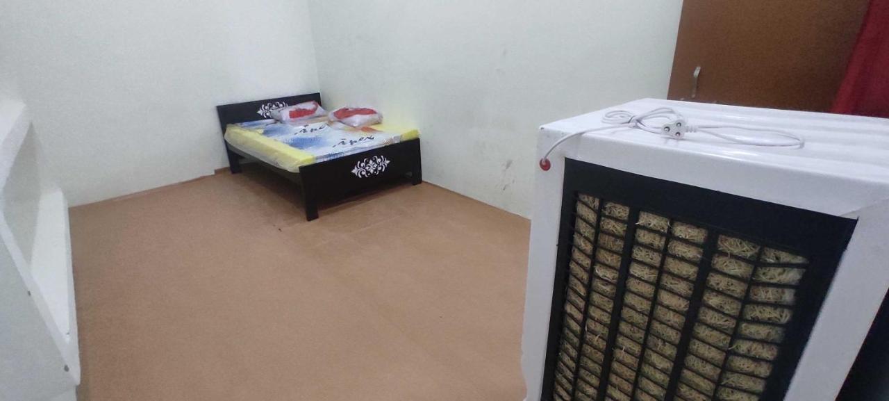 Oyo 81087 Hotel Relax Inn Hāthras 外观 照片