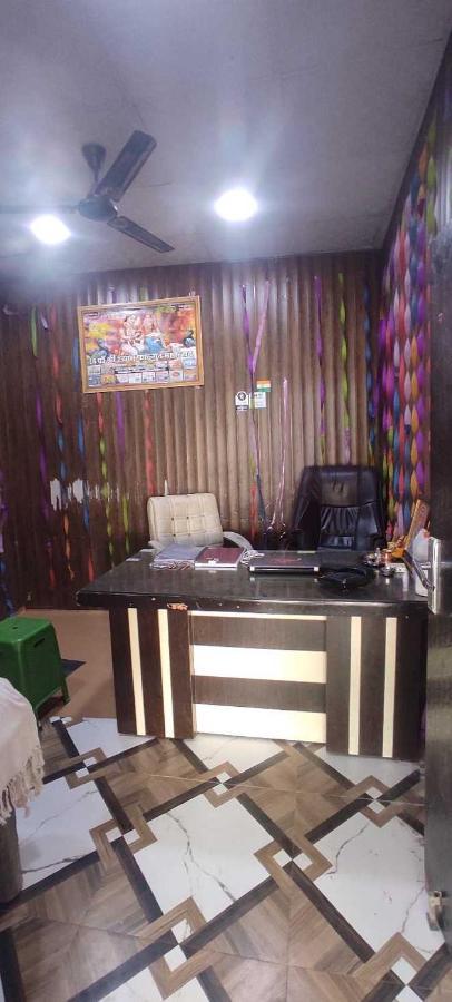 Oyo 81087 Hotel Relax Inn Hāthras 外观 照片